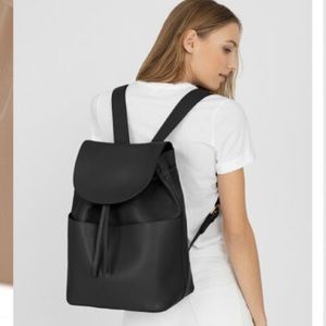 Cuyana Large Leather Backpack, Black Pebbled Leather